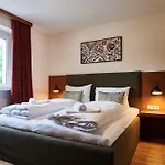 Evi Via We Rent Kaprun